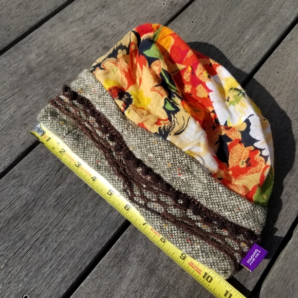 A Few Good Bananas Wool Hat Women's Artwear USA Upcycled Wearable Art OOAK - Picture 8 of 16